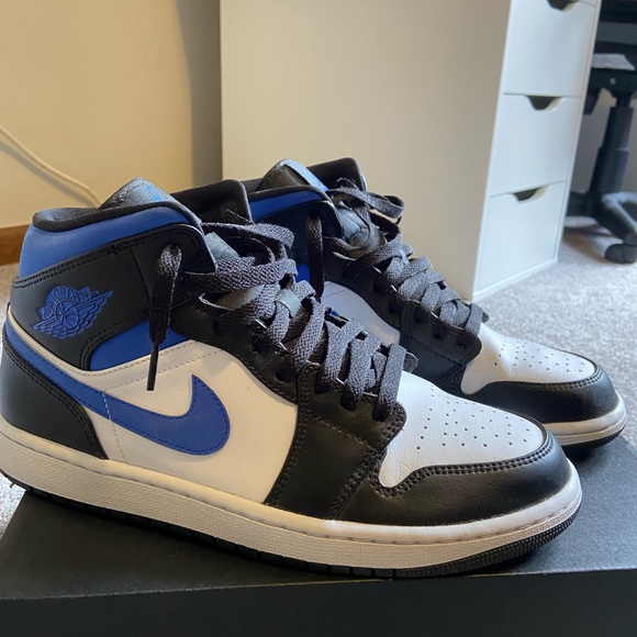 Air Jordan Mid White/Black/Racer Blue